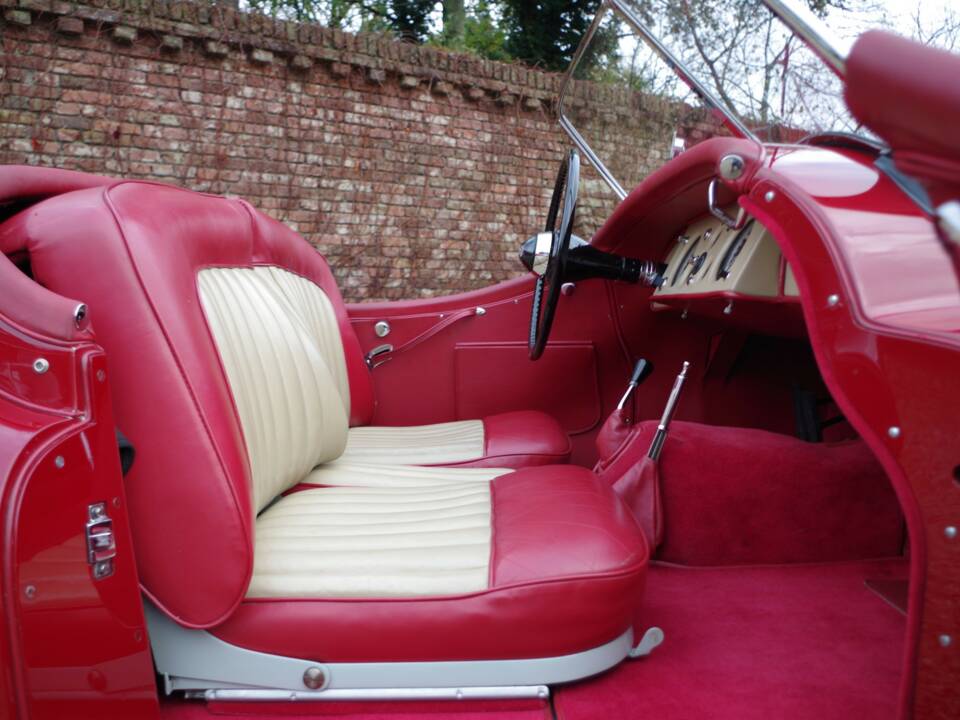 Image 35/50 of Jaguar XK 120 OTS (Alloy) (1949)