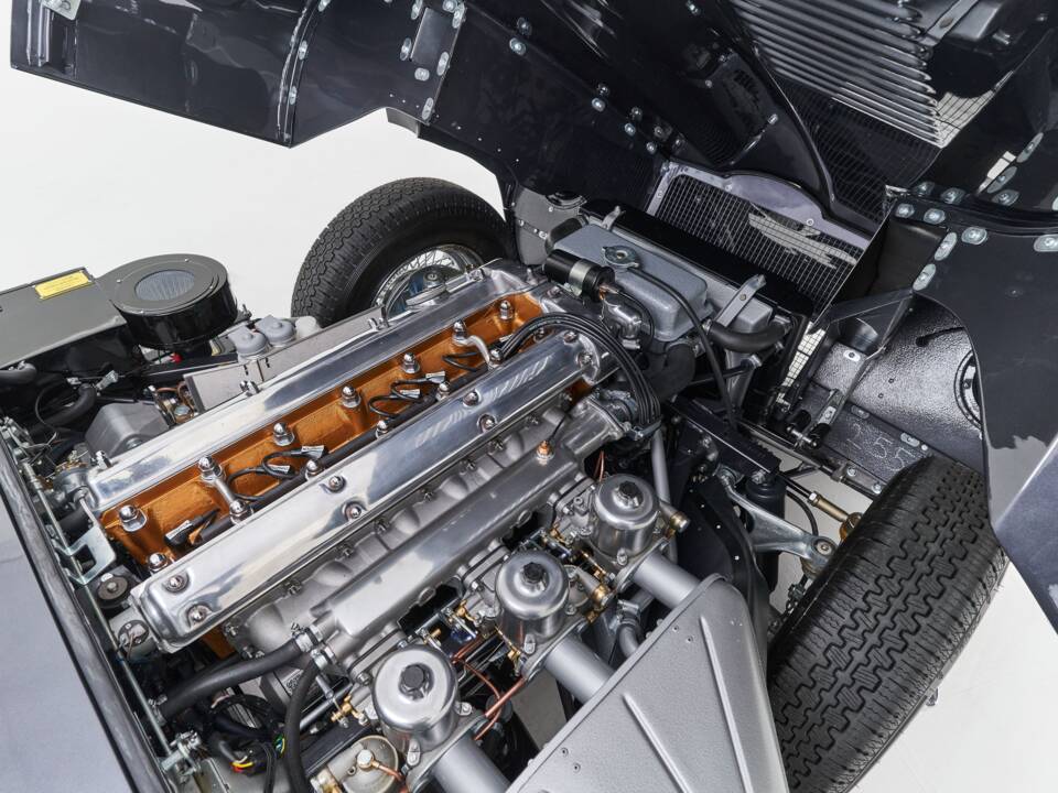 Bild 79/99 von Jaguar E-Type 4.2 (1966)