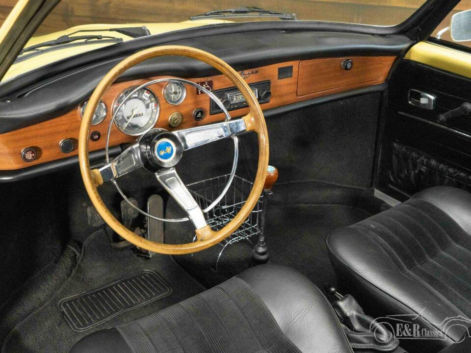 Bild 11/19 von Volkswagen Karmann Ghia 1500 (1971)