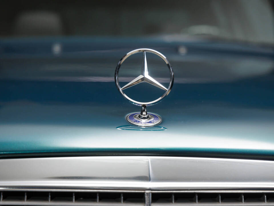 Bild 7/40 von Mercedes-Benz E 220 (1995)