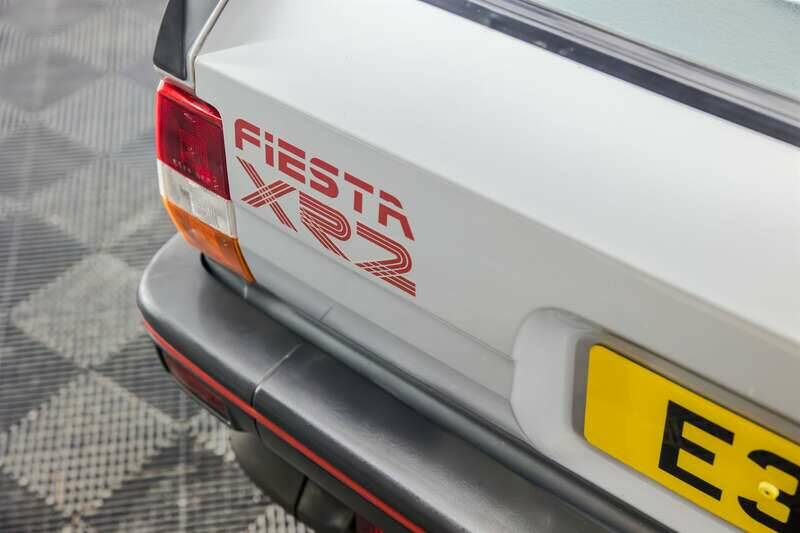 Image 50/50 de Ford Fiesta XR2 (1987)