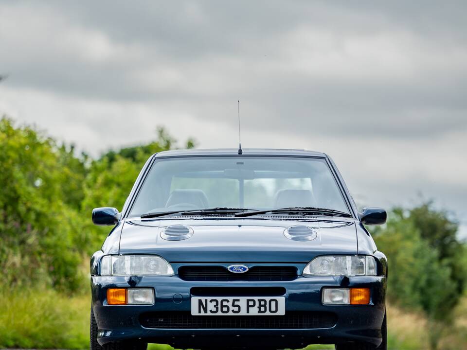 Image 33/43 de Ford Escort RS Cosworth (1996)