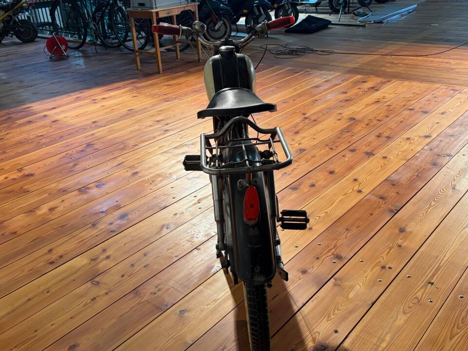 Image 6/13 of HMW 50 (1955)