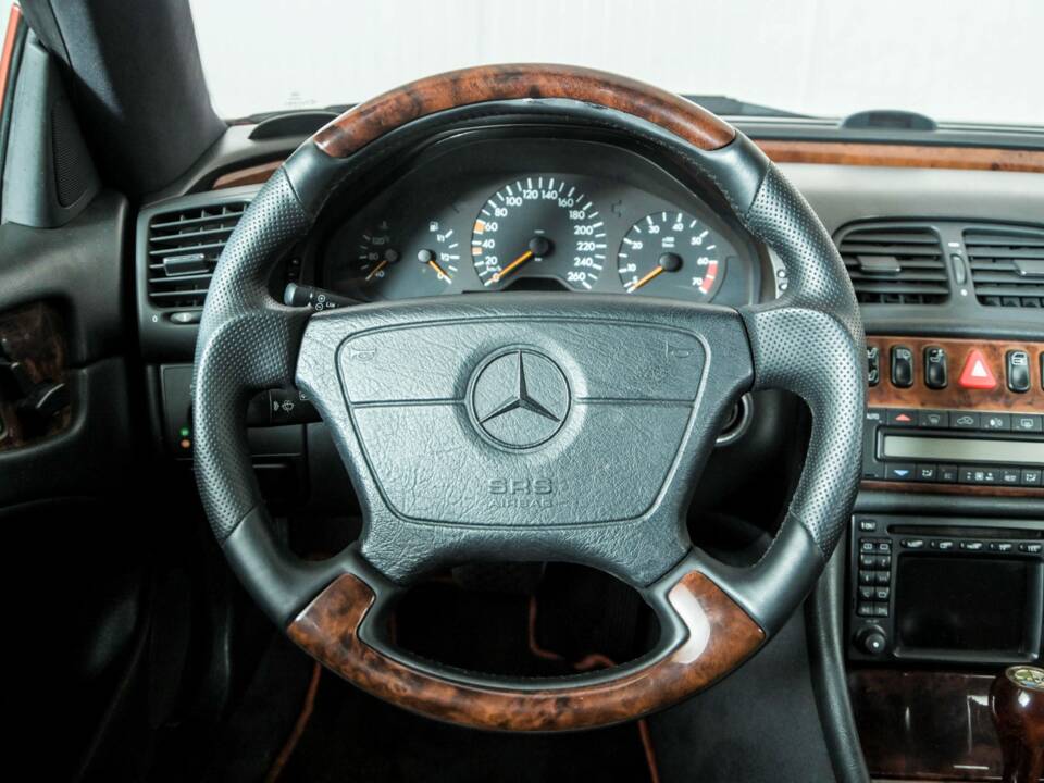 Image 8/50 of Mercedes-Benz CLK 430 (1999)
