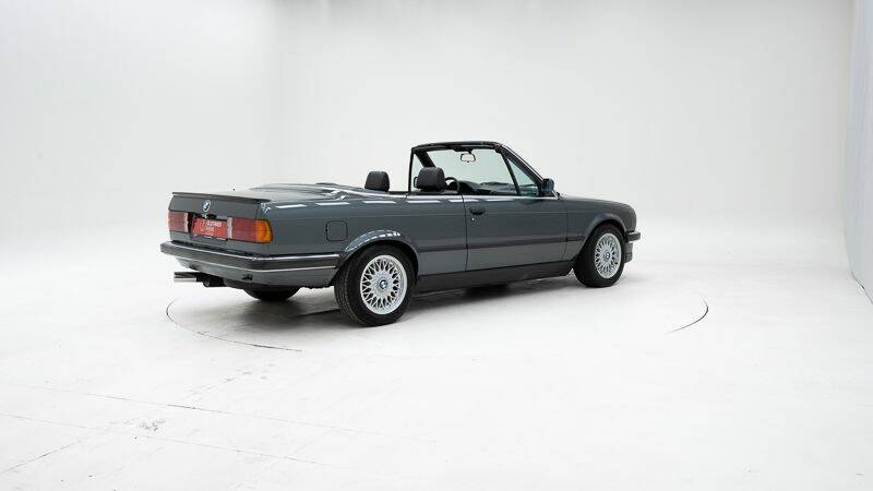 Afbeelding 2/15 van BMW 325i Baur TC (1988)