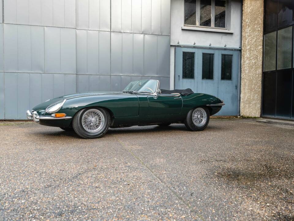 Imagen 8/19 de Jaguar E-Type 4.2 (1965)