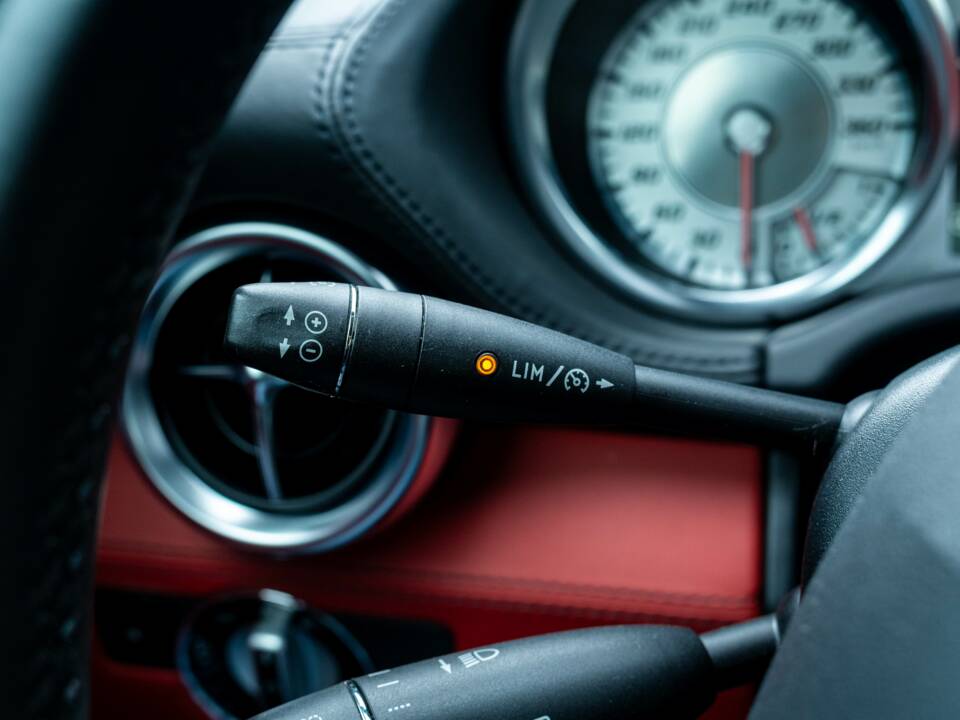 Afbeelding 28/38 van Mercedes-Benz SLS AMG (2010)