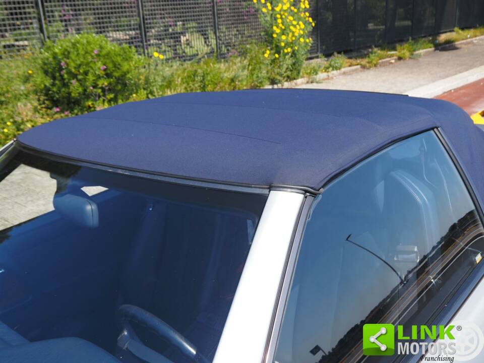 Image 38/50 of Mercedes-Benz 300 SL-24 (1992)