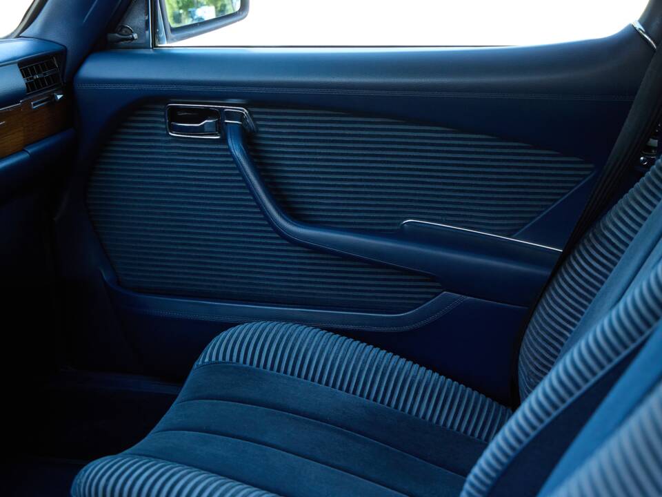 Image 20/25 of Mercedes-Benz 280 SE (1979)
