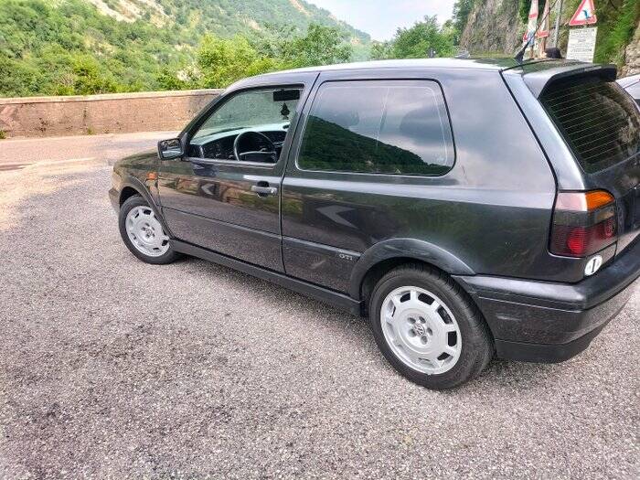 Afbeelding 4/6 van Volkswagen Golf III GTI 2.0 (1993)