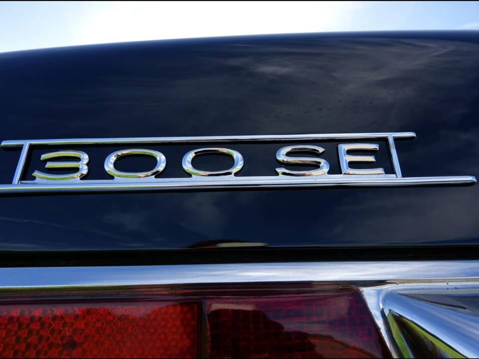 Image 7/20 of Mercedes-Benz 300 SE (1962)