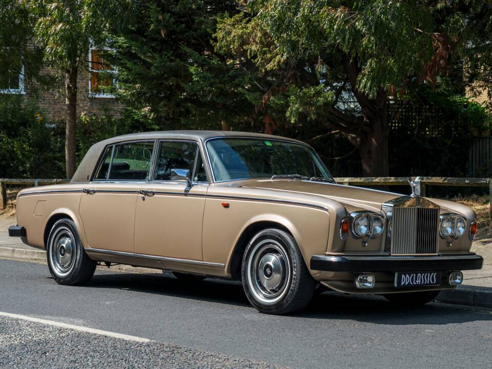 Image 2/28 of Rolls-Royce Silver Wraith II (1980)