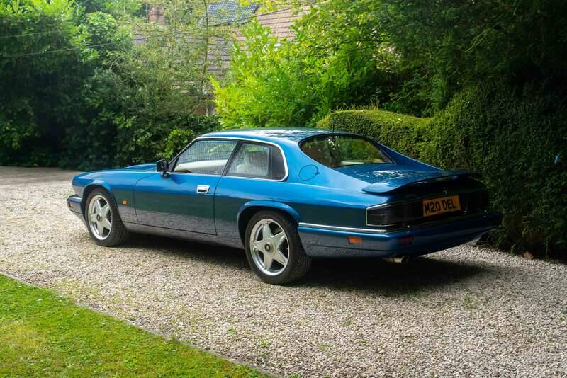 Image 5/50 of Jaguar XJS 4.0 Celebration (1994)