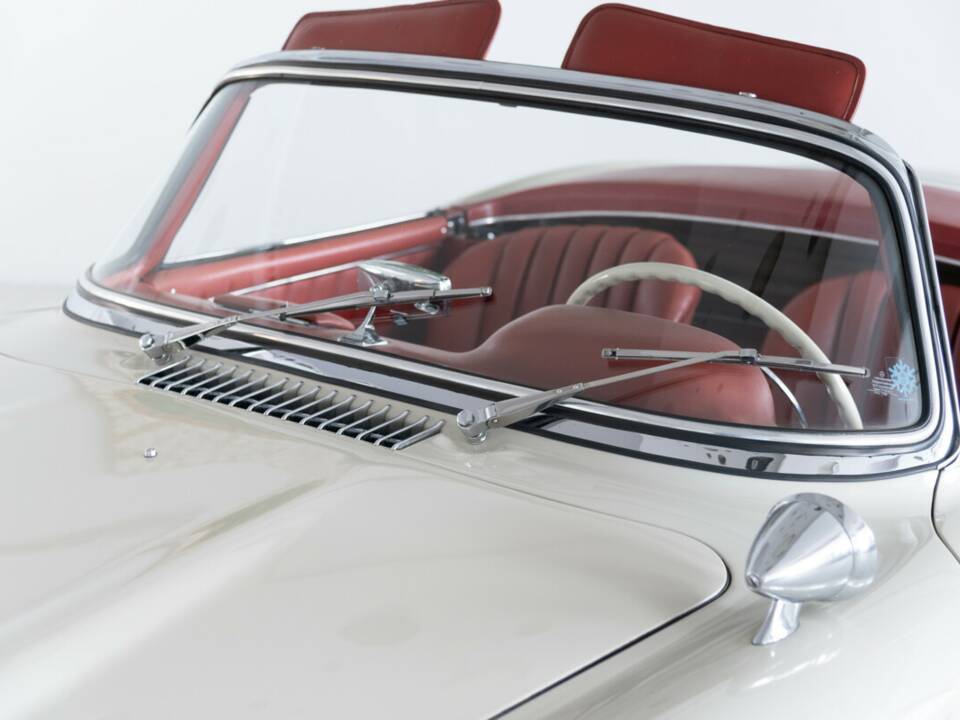 Image 18/50 of Mercedes-Benz 300 SL Roadster (1961)
