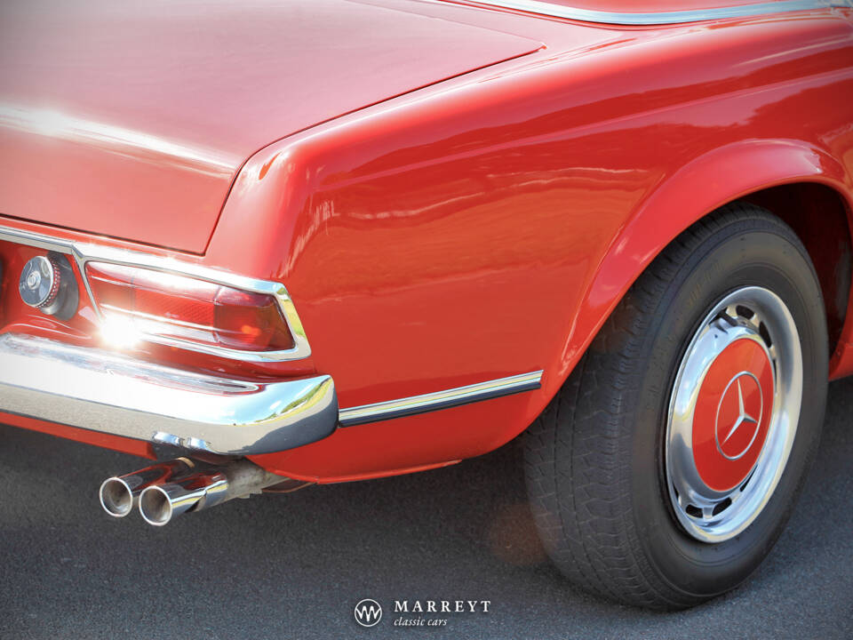 Image 22/70 of Mercedes-Benz 280 SL (1969)