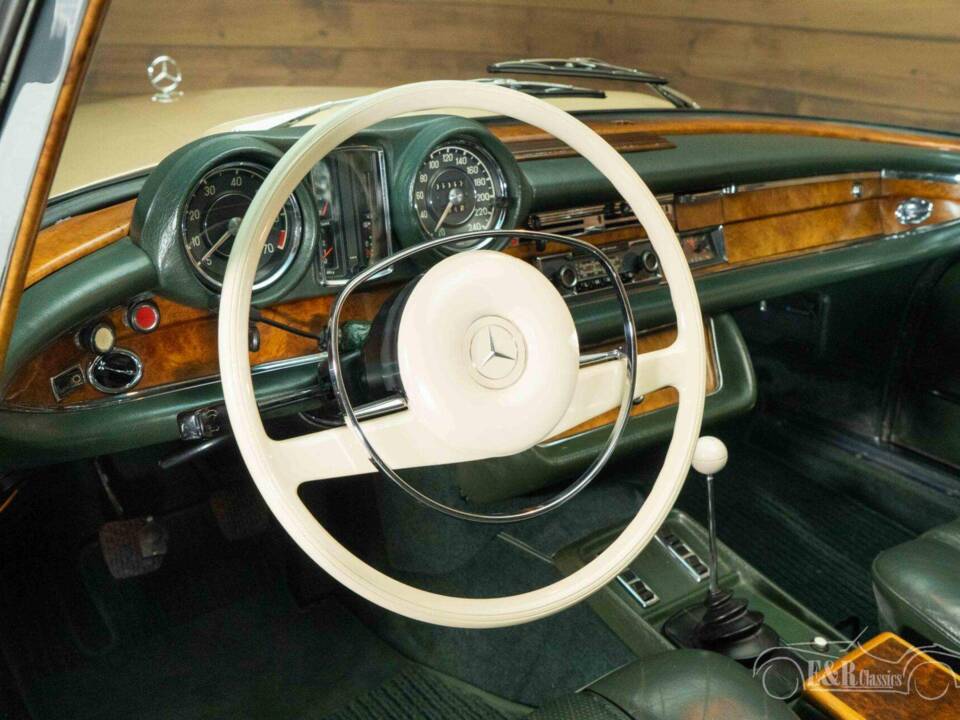 Imagen 13/19 de Mercedes-Benz 280 SE 3,5 (1970)