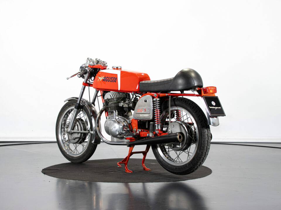 Image 2/50 of MV Agusta 350 S (1972)