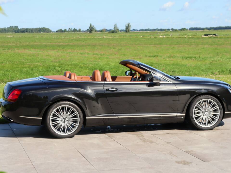 Bild 43/50 von Bentley Continental GTC (2007)