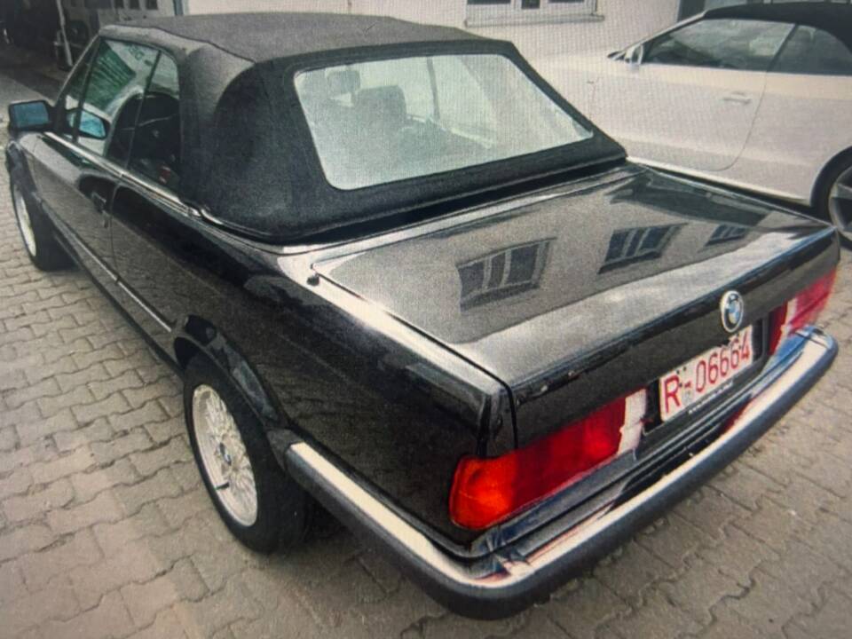 Image 2/5 of BMW 320i (1989)