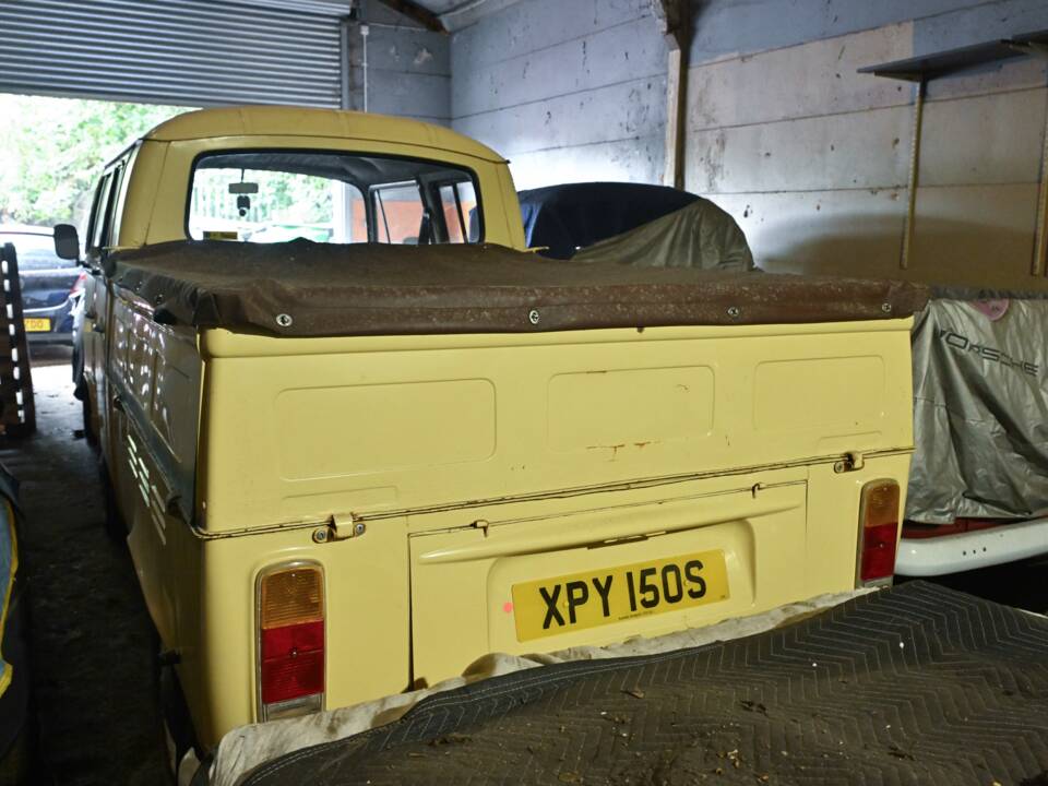 Image 14/23 of Volkswagen T2b Pickup Double Cabin (1978)