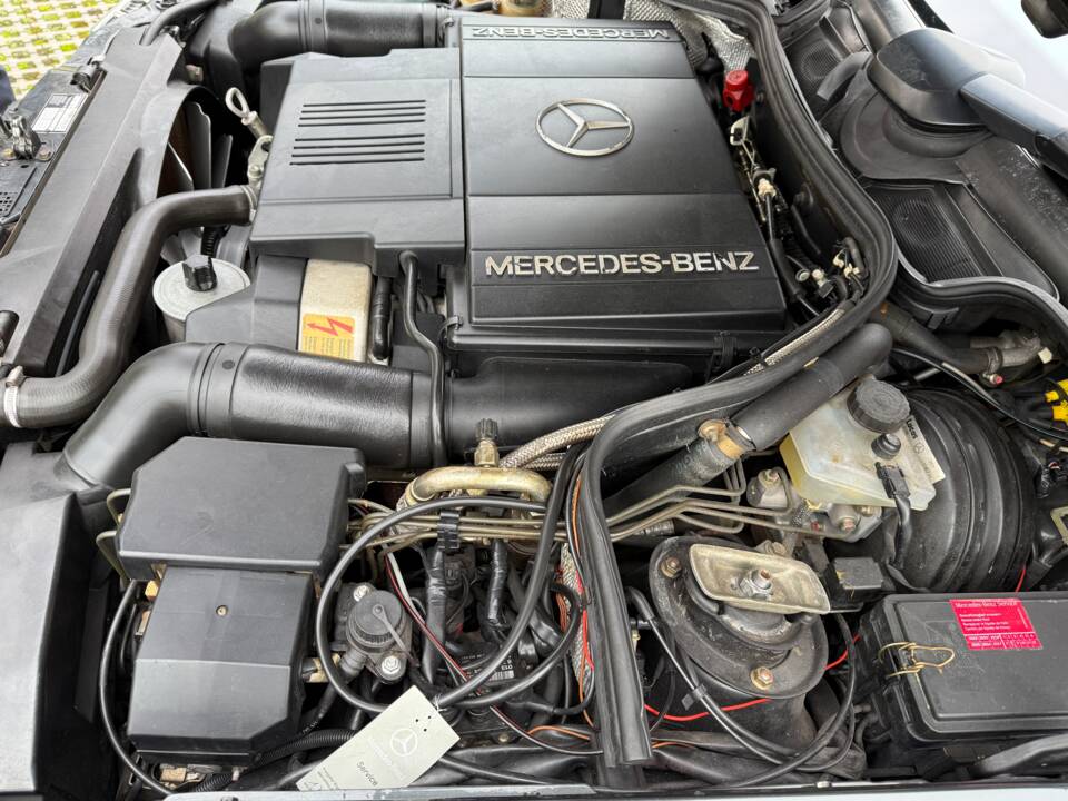 Bild 23/27 von Mercedes-Benz 500 E (1992)