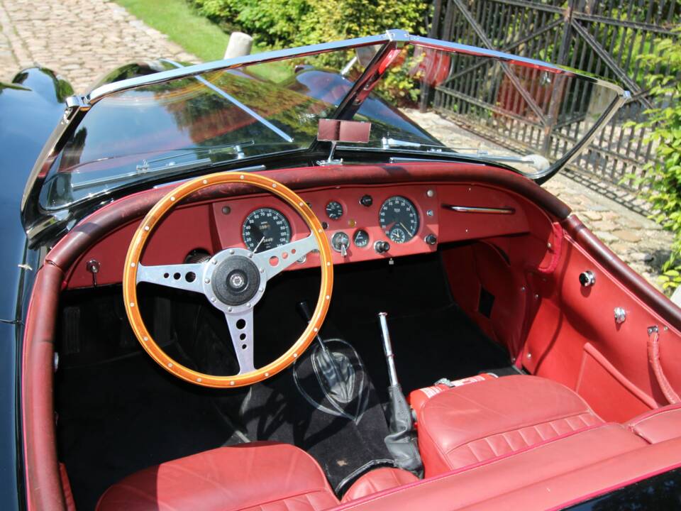 Image 8/11 de Jaguar XK 140 OTS (1956)