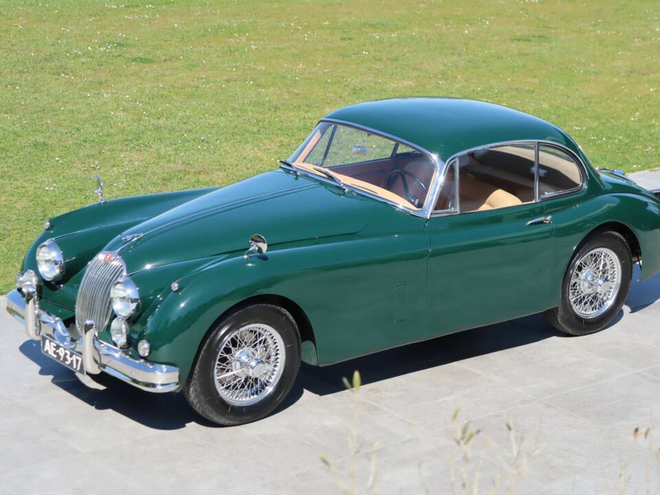 Image 28/50 of Jaguar XK 150 FHC (1959)