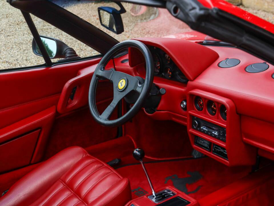 Immagine 26/50 di Ferrari 328 GTS (1986)