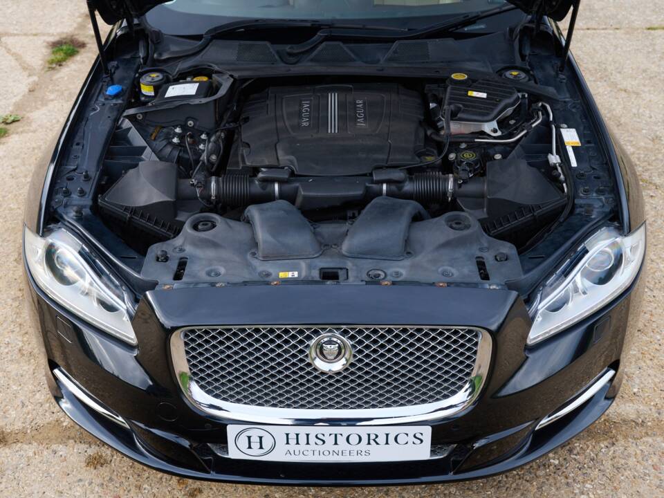 Bild 5/50 von Jaguar XJ 5.0 (2011)