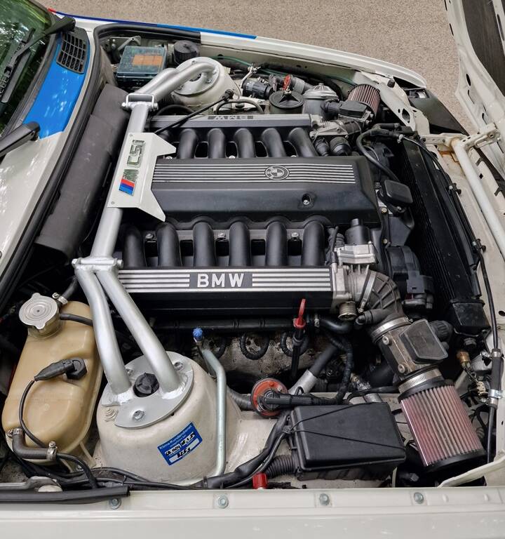 Image 12/70 of BMW M3 (1990)