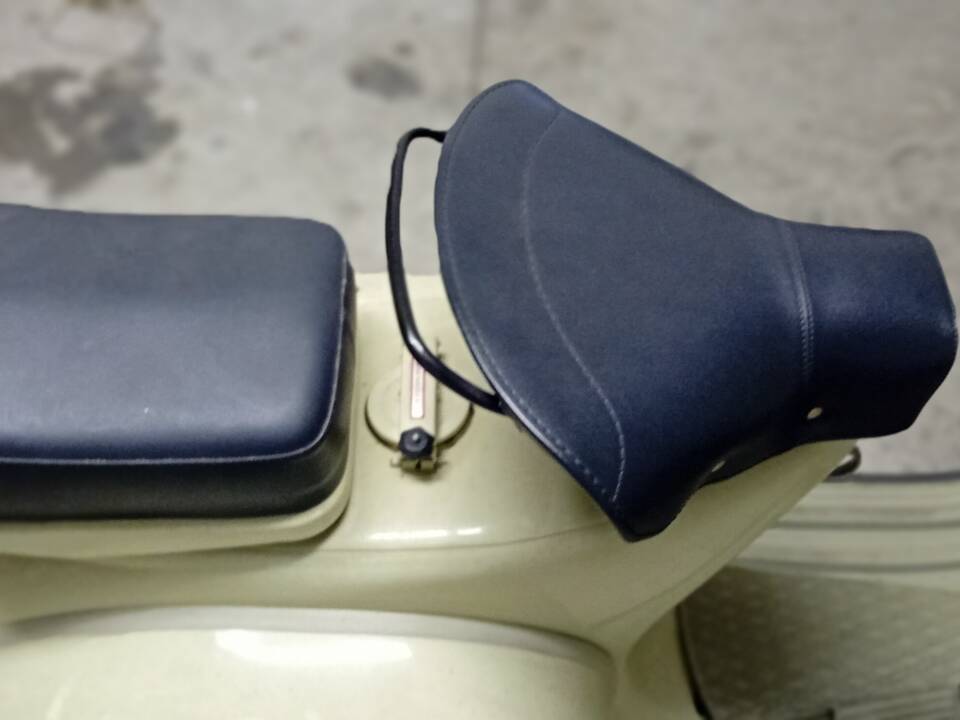 Image 7/13 of Piaggio Vespa 150 GL (1963)