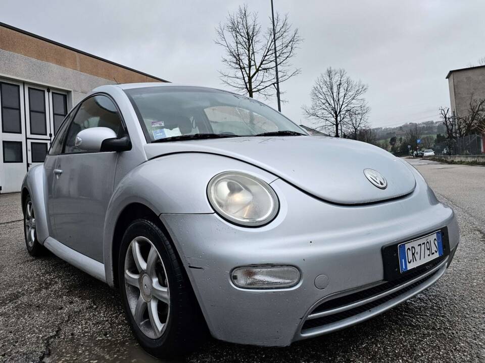 Immagine 4/22 di Volkswagen New Beetle 1.9 TDI (2003)