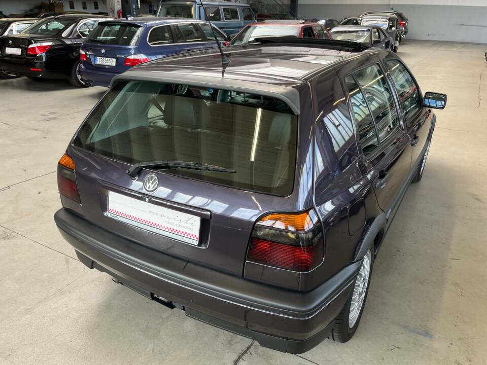 Bild 28/43 von Volkswagen Golf III 2.8 VR6 (1992)