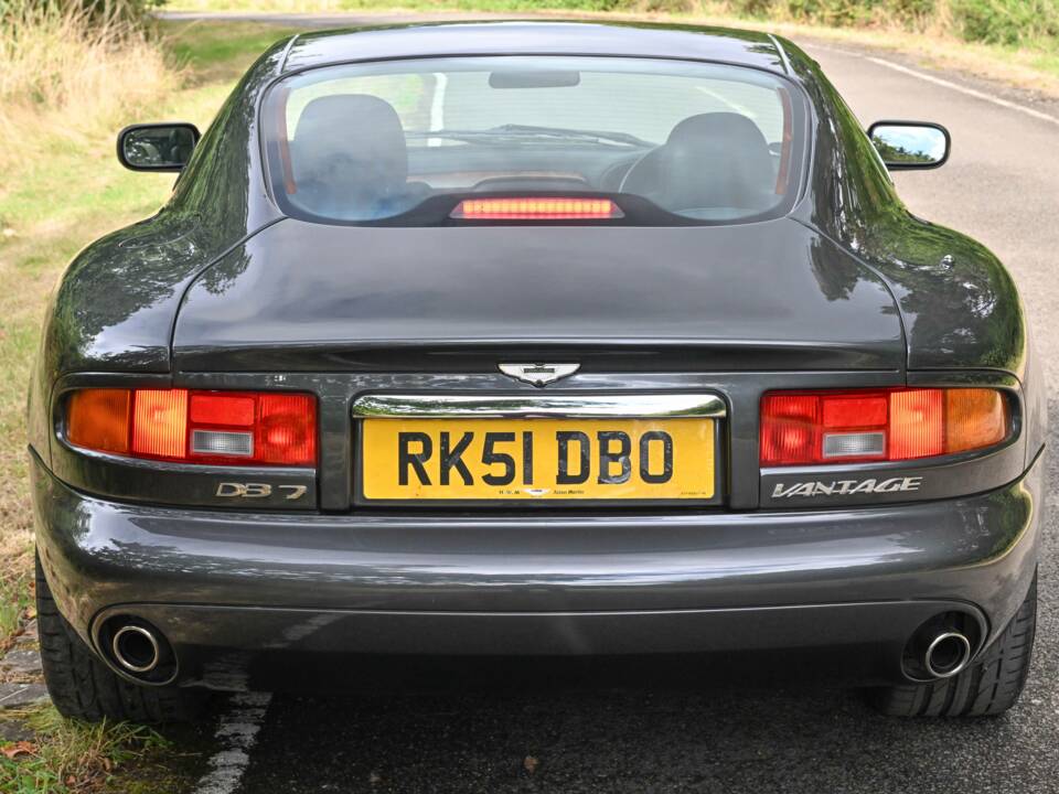 Image 12/50 de Aston Martin DB 7 Vantage (2002)