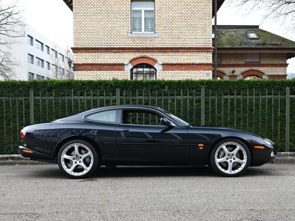 Image 5/51 of Jaguar XKR (2002)