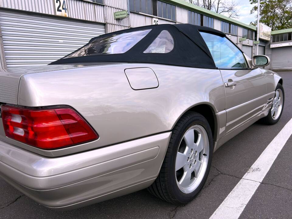Image 15/25 of Mercedes-Benz SL 500 (1999)