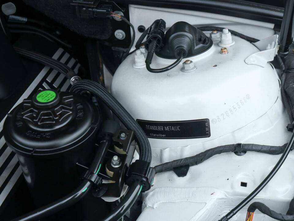 Immagine 41/50 di BMW 750i (2007)