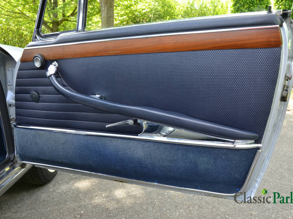 Image 17/50 of BMW 2000 CS (1970)