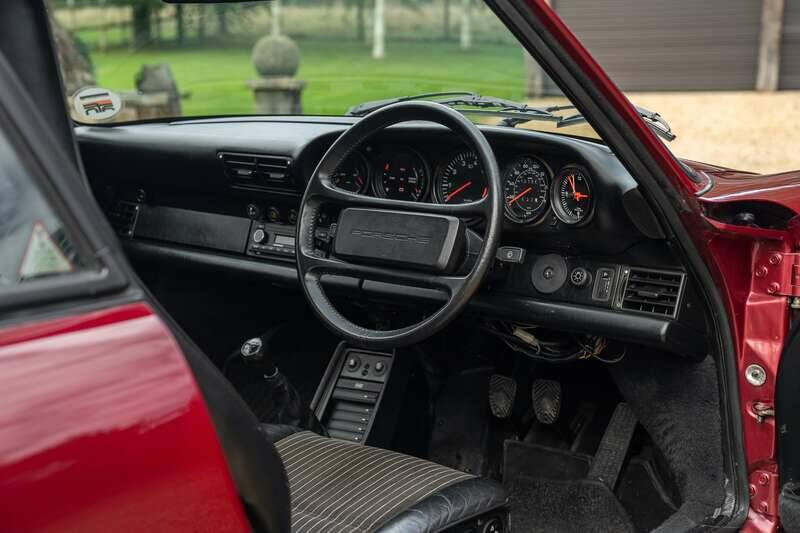 Bild 34/50 von Porsche 911 Carrera 3.2 (1989)