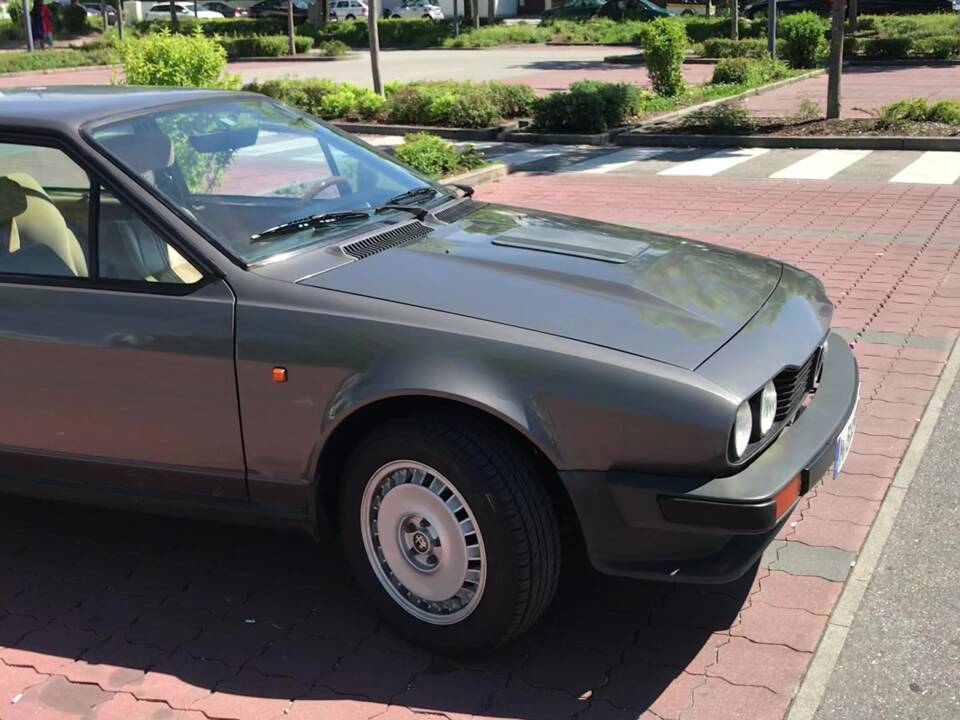 Afbeelding 4/20 van Alfa Romeo GTV 6 2.5 (1981)
