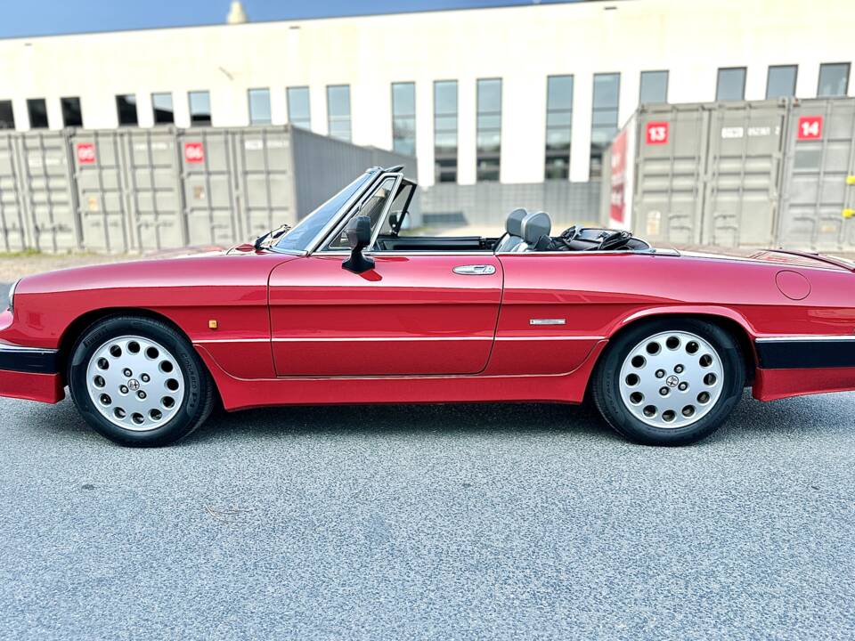 Afbeelding 14/20 van Alfa Romeo 2.0 Spider (1988)