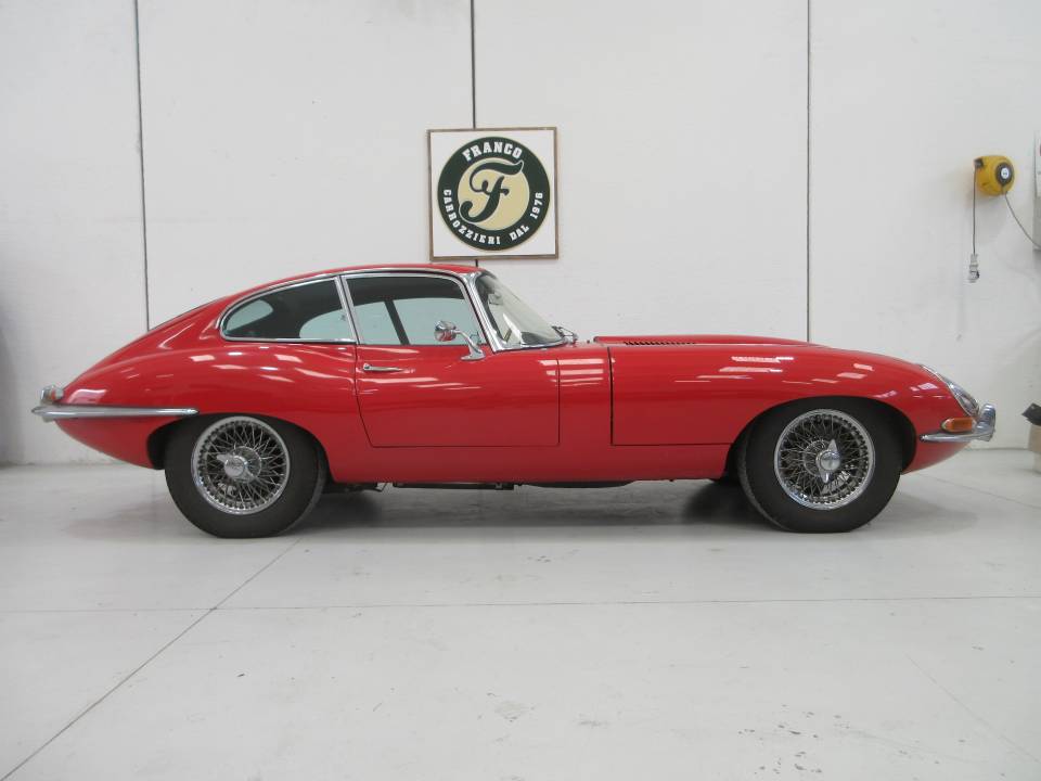 Image 24/30 of Jaguar E-Type 4.2 (1966)