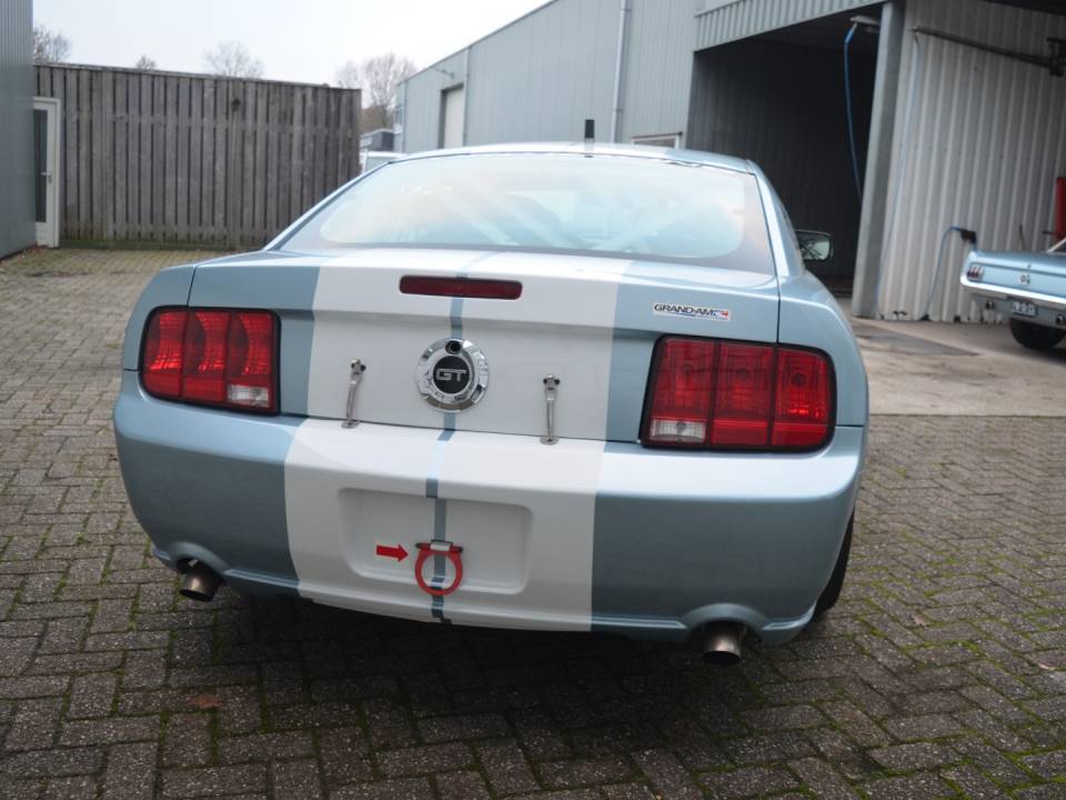 Imagen 4/14 de Ford Mustang GT (2005)