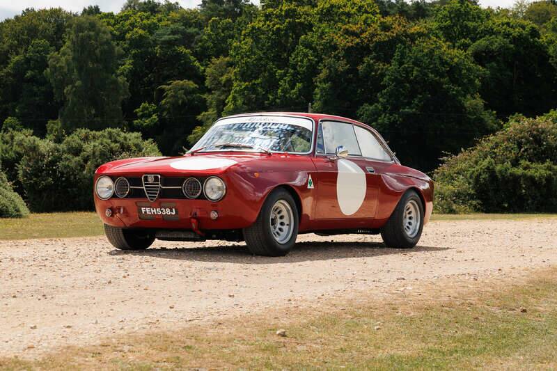 Image 32/50 de Alfa Romeo 1750 GT Veloce (1971)