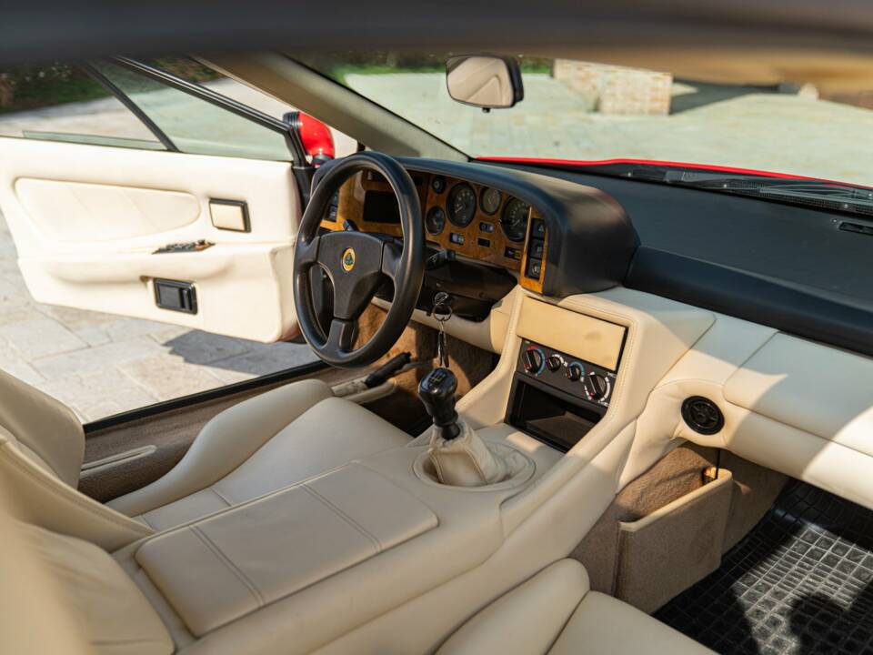 Bild 35/50 von Lotus Esprit Turbo (1993)