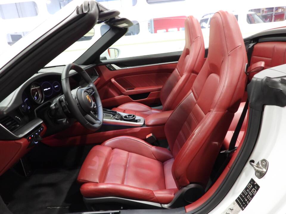 Image 5/15 de Porsche 911 Turbo (2021)