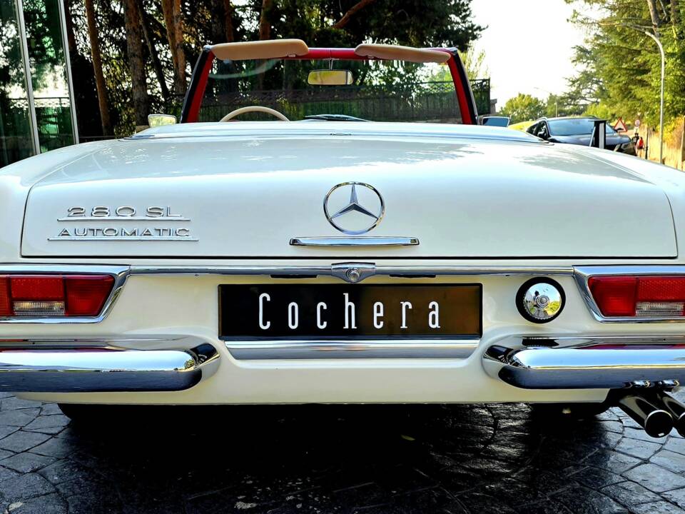Afbeelding 4/34 van Mercedes-Benz 280 SL (1968)