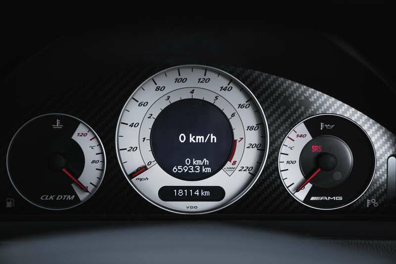 Image 38/50 of Mercedes-Benz CLK DTM AMG (2004)
