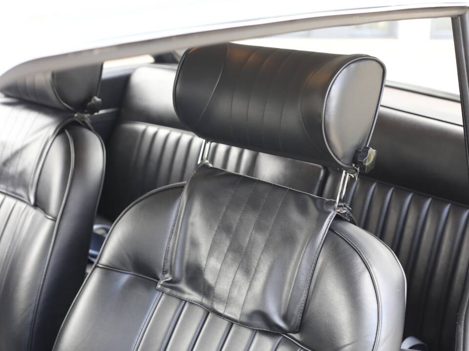 Image 20/56 of Peugeot 404 Coupé (1968)