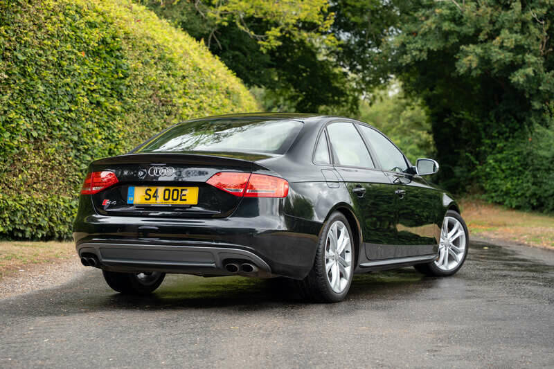 Image 8/50 of Audi S4 (2010)